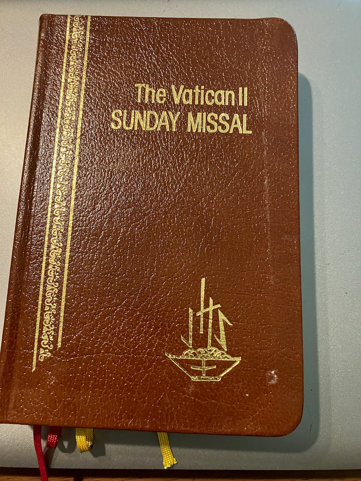 USED: The Vatican II Sunday Missal