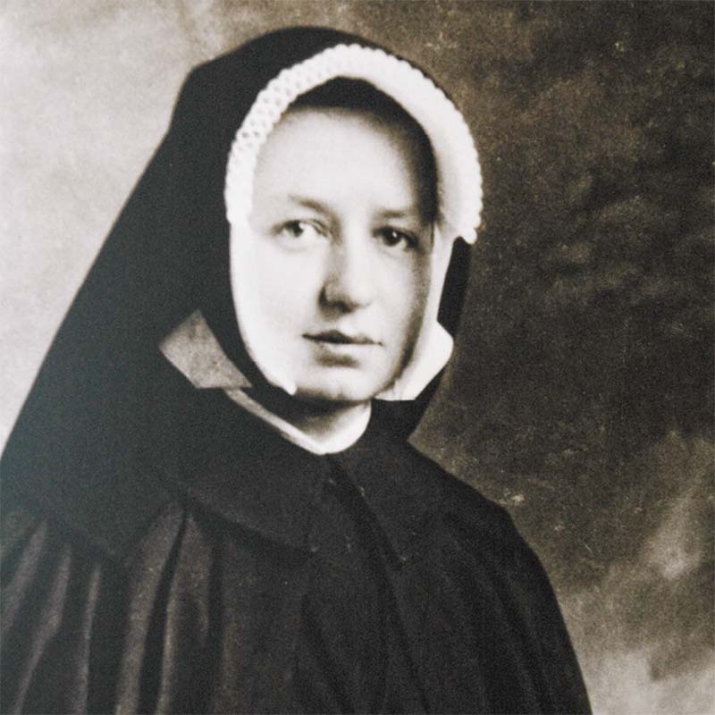 📚 Blessed Dina Belanger