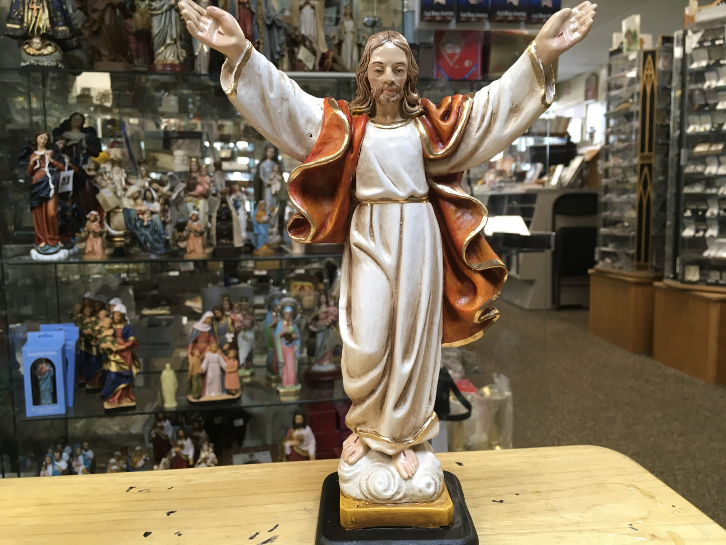 Jesus Resurrected - Statue