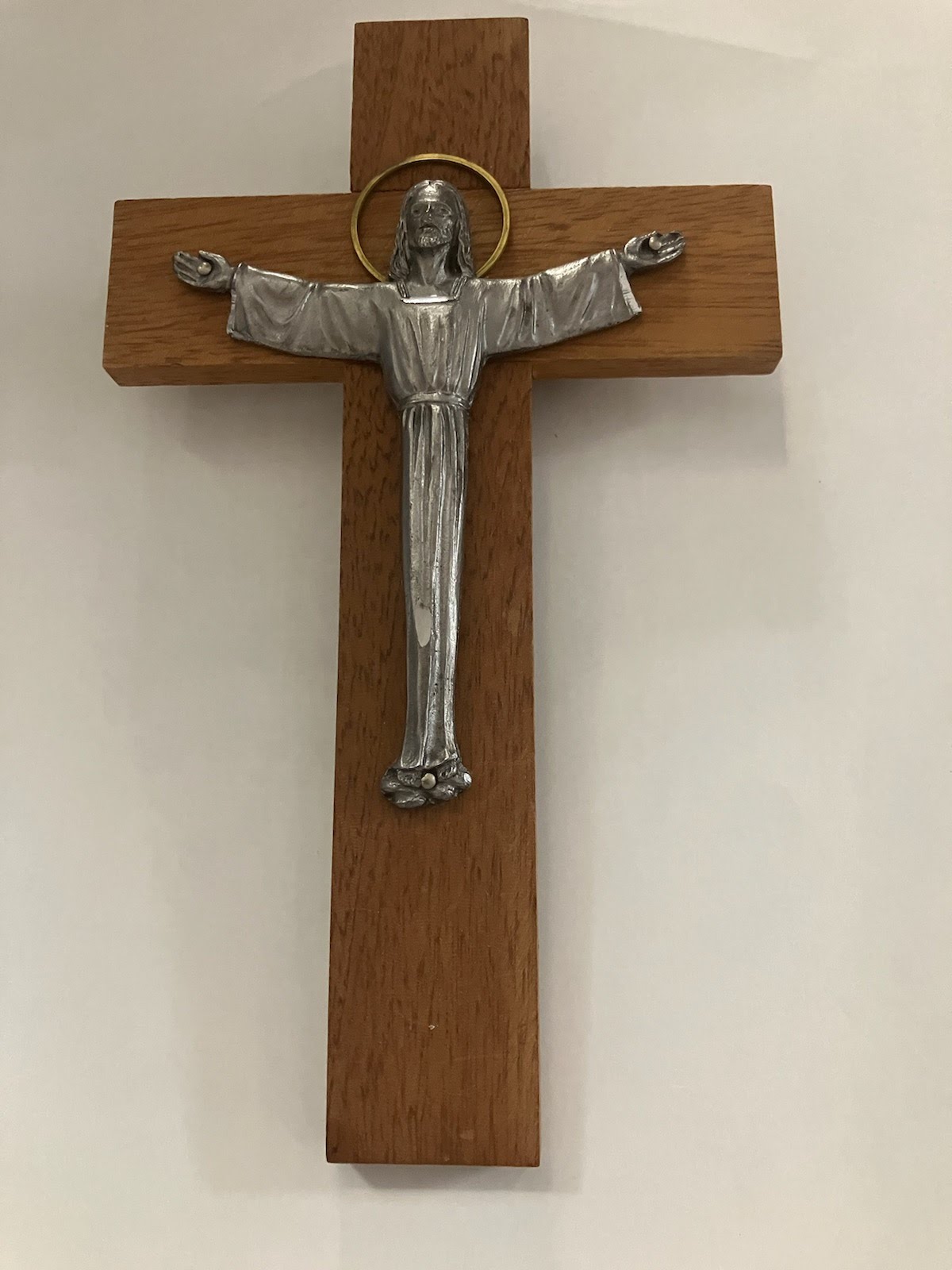 Preowned Risen Christ Cross