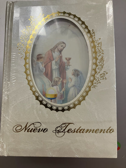 Nuevo Testamento Para Primera Comunion - disponible para niño o niña