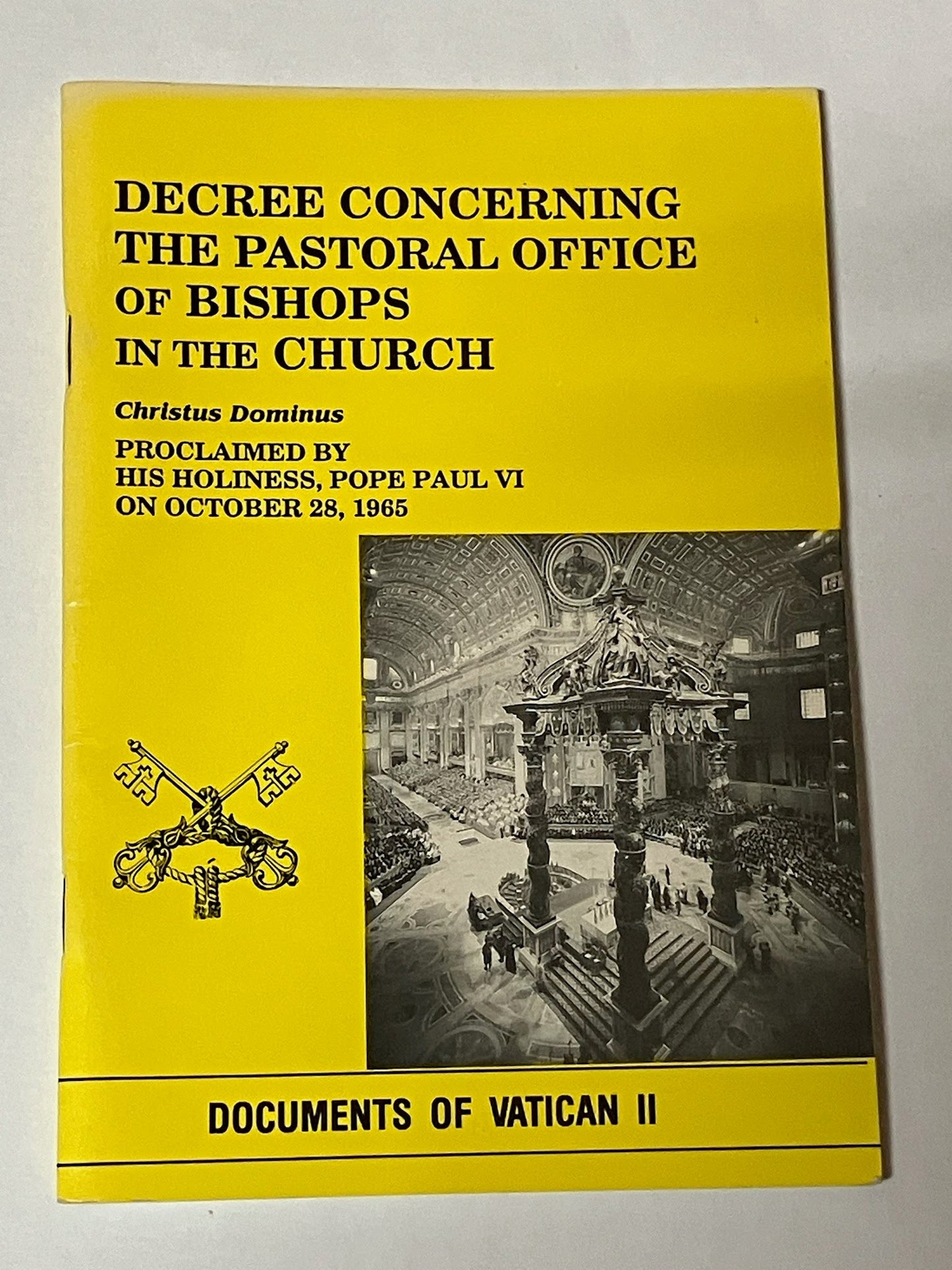 USED: Encyclical - Decree Concerning The Pastoral Office of Bishops in the Church - Christus Dominus by Pope Paul VI