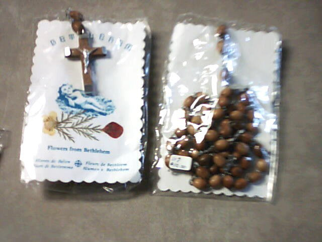 Wood rosary from Bethlehem with card with real flowers from Bethlehem