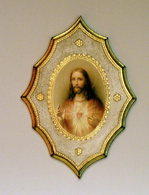 Sacred Heart Of Jesus Plaque In White And Gold Trim