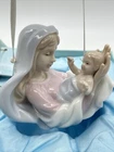 Pre-Owned: Mary & Baby Jesus Figurine Ornament 2002